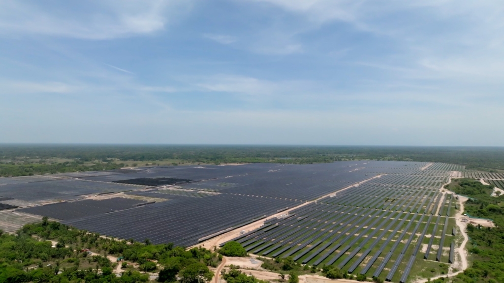 Inauguran el parque de energía solar más grande de Colombia