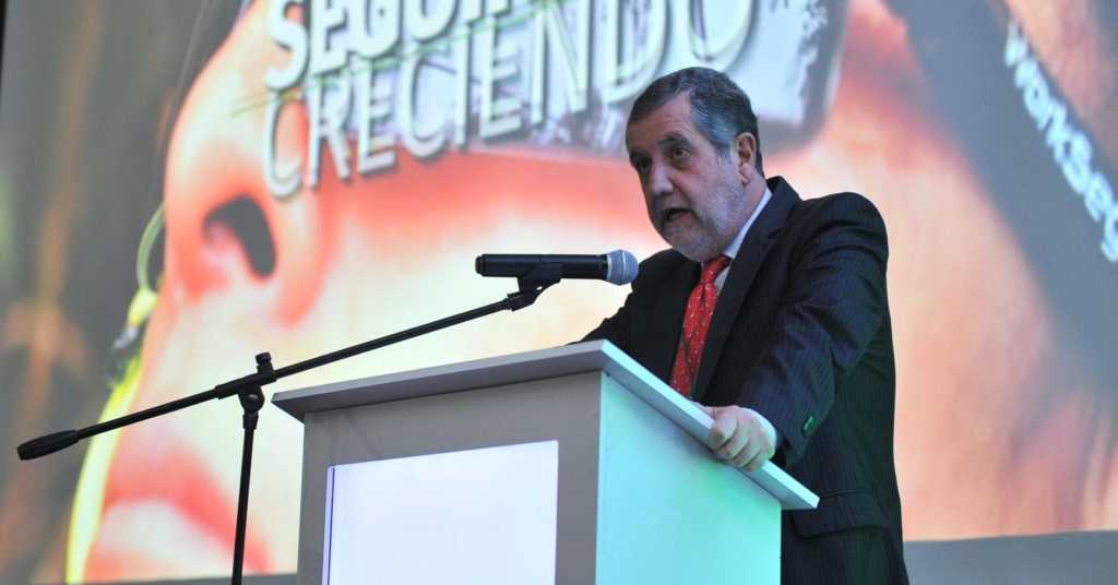 La transición energética, en riesgo por incertidumbre regulatoria y financiera