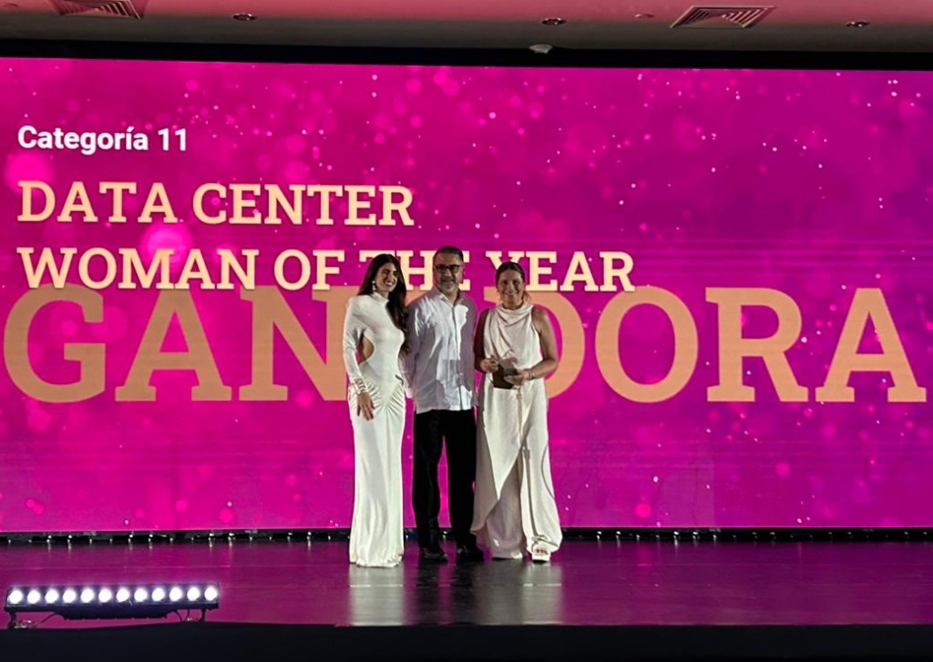 Primera colombiana en ganar el premio DCD Woman of the Year