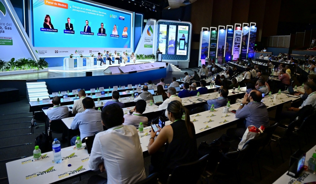Con gran éxito cerró la VIII Cumbre del Petróleo, Gas y Energía 2025