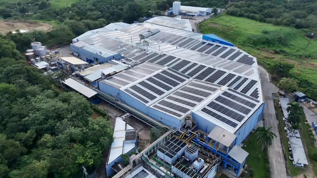 Inauguran el proyecto de autogeneración solar en cubierta más grande de Colombia