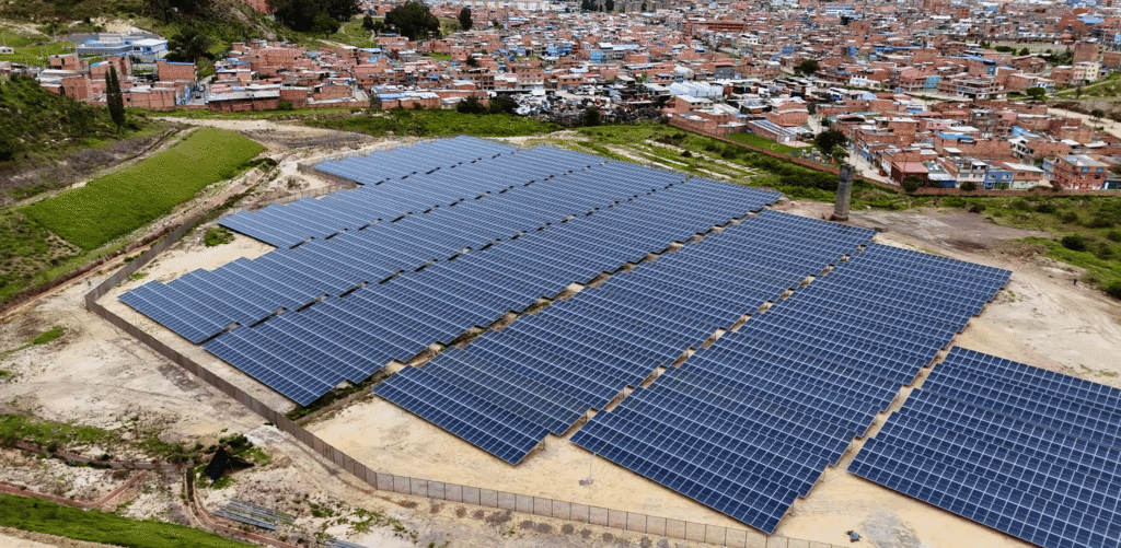 Colgas y Ladrillera Santafé inauguran parque solar en Soacha