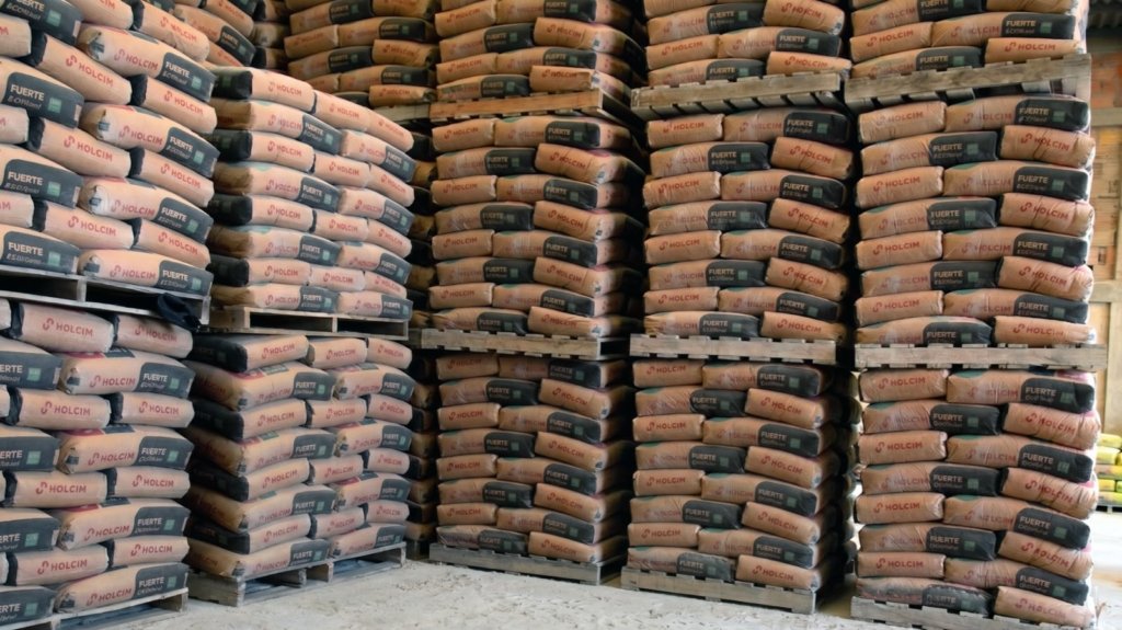 Holcim dona 70 toneladas de cemento para la reconstrucción de zonas afectadas