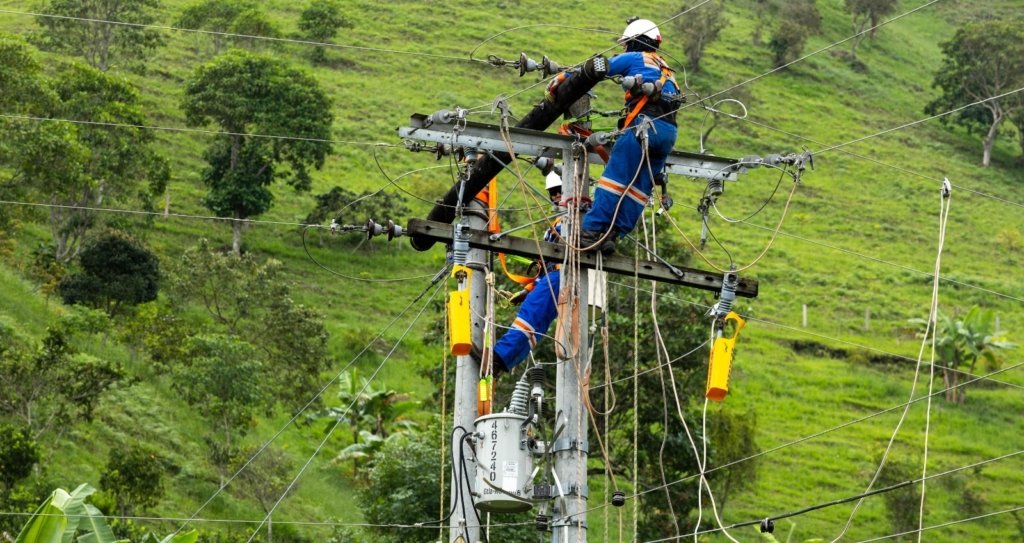 Así avanza el restablecimiento de los servicios públicos en zonas afectadas