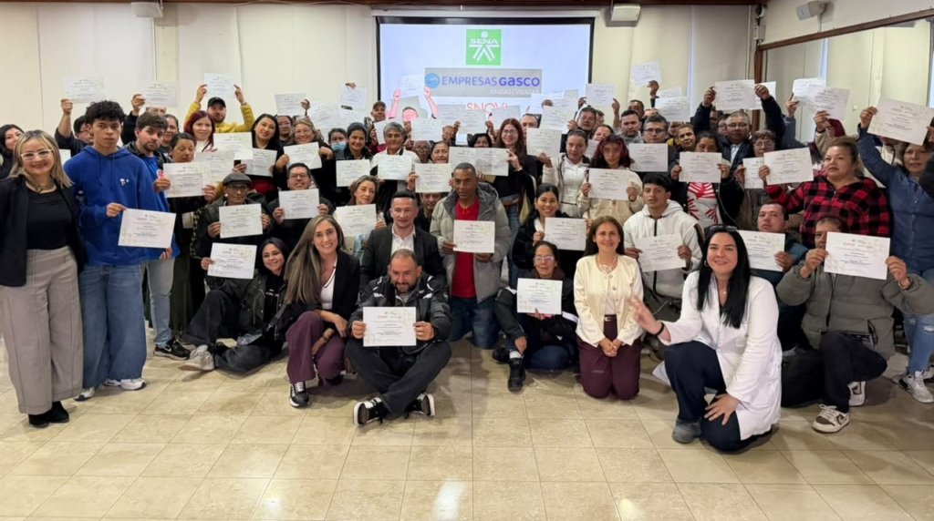 Capacitan a vendedores informales de Bogotá que usan GLP